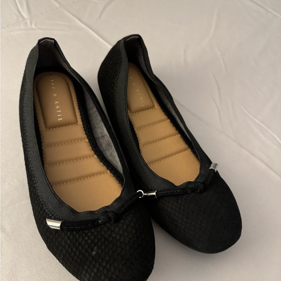 Brand new ballet flats. Black, size 6 - Picture 1 of 3